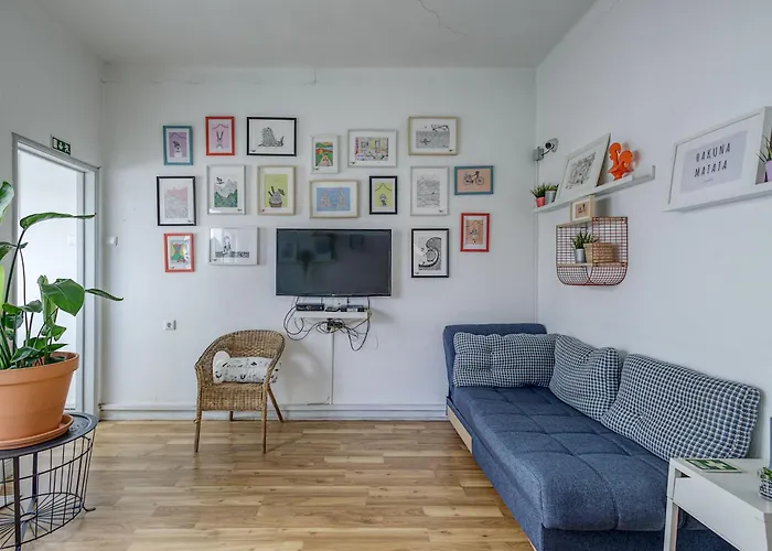 Travel & Live Porto Hostel